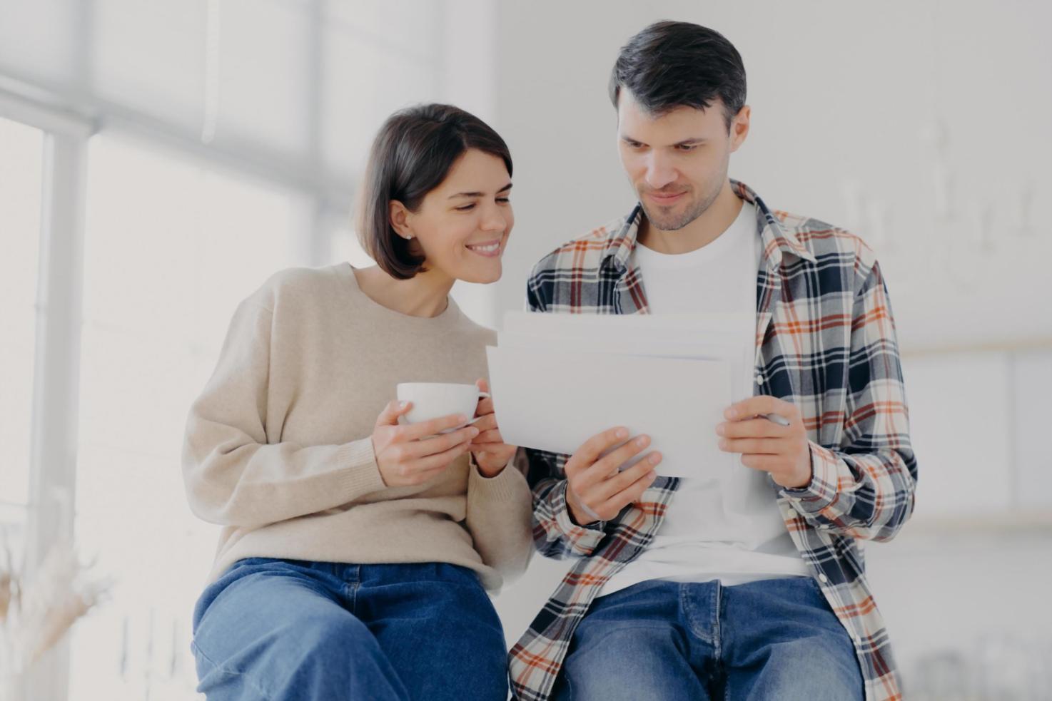 Financial advisor discussing budgeting strategies with materials